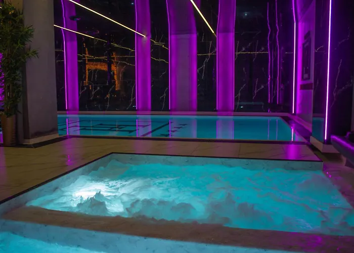 Hotel Lantier&Swimming Pool Zone